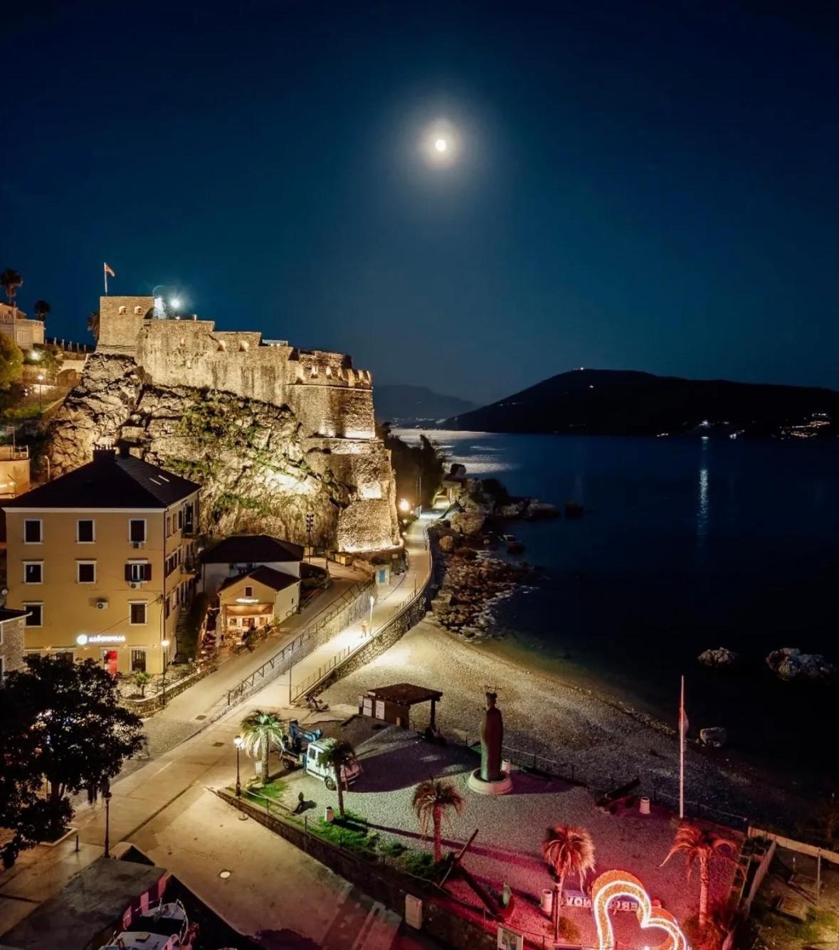City Port Apartment Herceg Novi Exterior photo